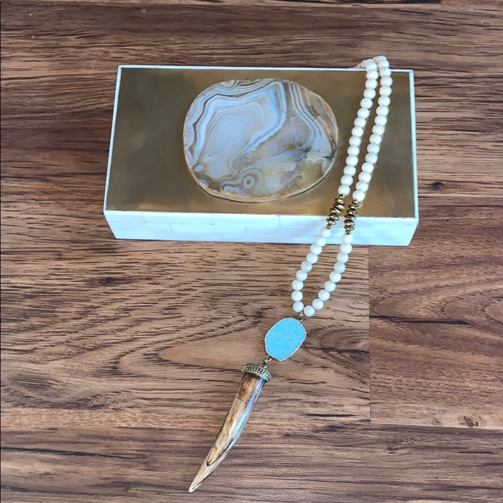 🆕 Betsy Pittard Design Beaded necklace ⭐️